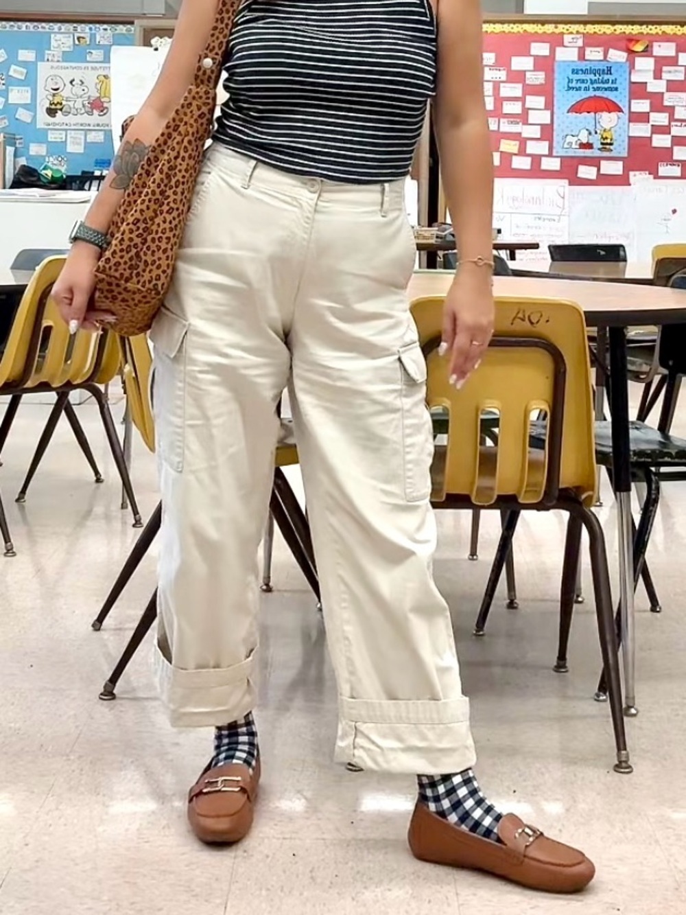Uniqlo 100% Cotton Light Khaki Cargo Pants Size M Classic Preppy Fall Academic